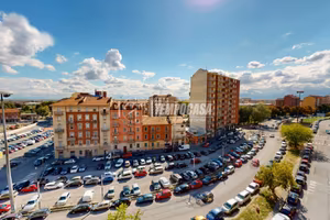 2 LOCALI! PIANO ALTO ! VISTA PANORAMICA!
