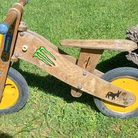 bici in legno senza pedali