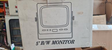 monitor 5 b/w