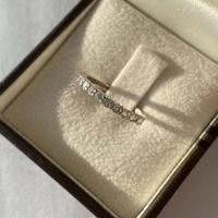 Anello veretta oro bianco zirconi