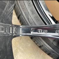 cerchi in lega con gomme 235/35/r19