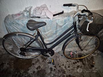 Bici / Bicicletta / Bici da passeggio con cambio