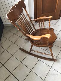 sedia a dondolo vecchia