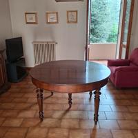 Tavolo in noce del 1800