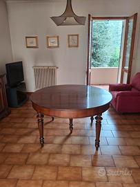 Tavolo in noce del 1800