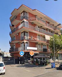 Ampio quadrilocale in zona centrale