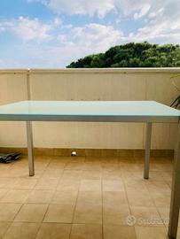 tavolo da cucina con ripiano in vetro