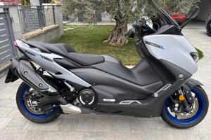 T MAX 560 icon grey 2021