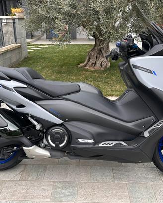 T MAX 560 icon grey 2021