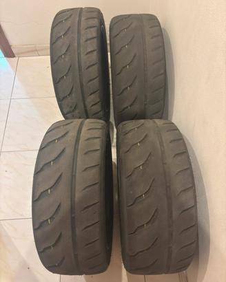 Gomme Semislick 235 45 17 Toyo R888R