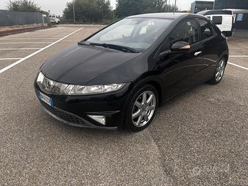 Honda Civic 1.8 i-VTEC 5p. Exec. LH i-P i-Sh AUTOM