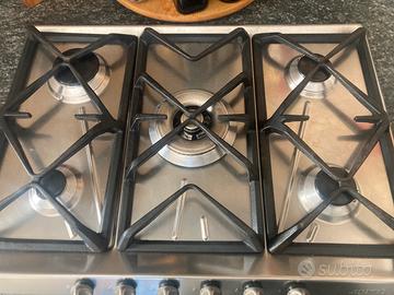 Piano cottura gas- SMEG  5 fuochi 67,5x 50