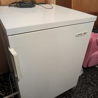 Freezer congelatore verticale a cassetti