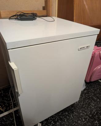 Freezer congelatore verticale a cassetti