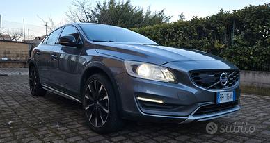 Volvo S60 Cross Country D4 AWD Geartronic Summum 