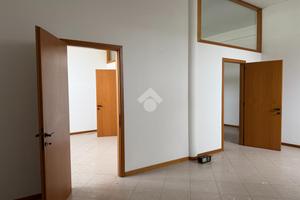 UFFICIO A MONTEBELLUNA