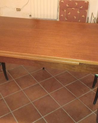 Tavolo allungabile in legno