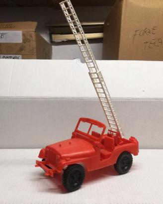 MODELLO JEEP APERTA VIGILI DEL FUOCO IN PLASTICA