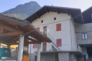 CASA SEMINDIPENDENTE A FENIS