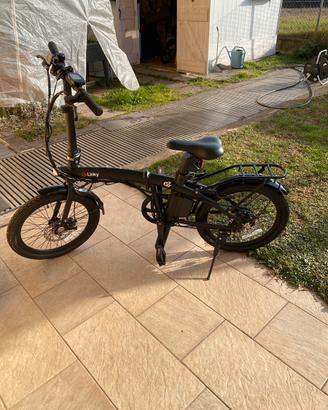 Bici elettrica pieghevole nuova mai usata