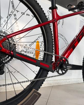 MTB Trek Marlin 5 da 29 pollici in taglia M rossa