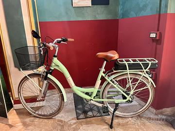 Bici elettrica city donna vintage con batteria