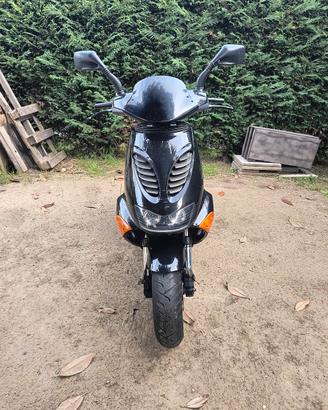 Aprilia sr 50 completamente originale