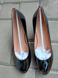 Scarpe vernice nera da donna nuove