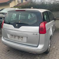 Peugeot 5008 2014 1.6 HDi Diesel– Per commercianti