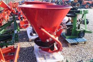 Spandiconcime COSMO P 5OO -Nuovo