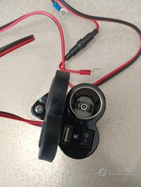 CARICABATTERIE USB/ACCENDISIGARI PER MOTO