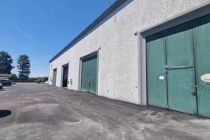 Immobile di 250 m² con 1 locale a Pomezia