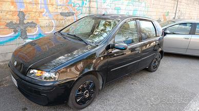  FIAT PUNTO 2002. ADATTA PER NEO PATENTATI.