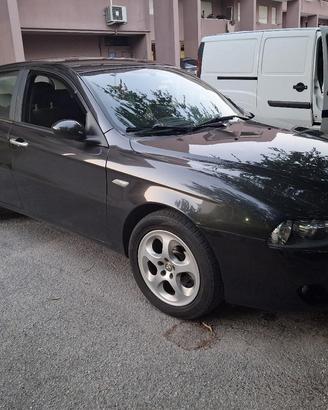 alfa romeo 147 1.6 105cv 93000km
