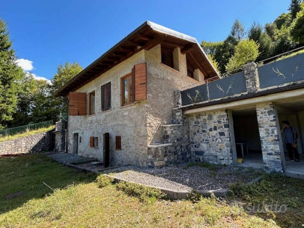 Rustico / Casale di 130 m² con 5 locali e box auto - Vista 4