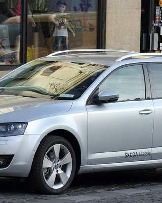 Parabrezza Skoda Octavia III