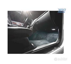 PLAFONI LED PER PIEDI E PORTE PER MERCEDES