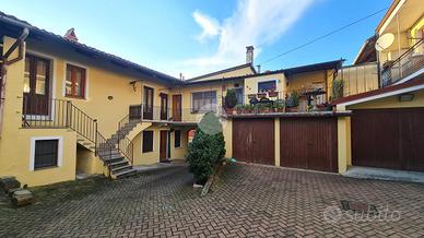 CASA SEMINDIPENDENTE A ALBIANO D'IVREA