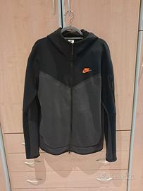 NIKE TECH FLEECE