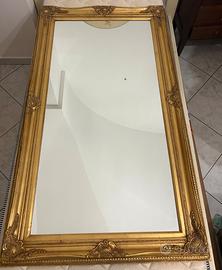 Specchio da parete con cornice dorata classica