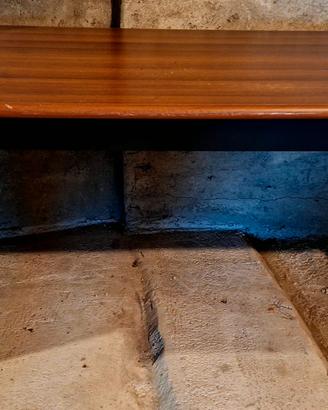 Scrivania grande in legno color noce