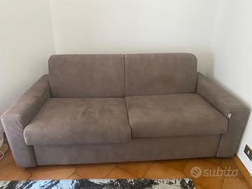 Divano letto matrimoniale