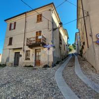 CASA SEMINDIPENDENTE A SAREZZANO