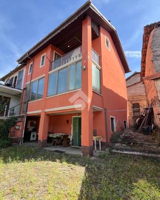 CASA SEMINDIPENDENTE A CASTELNUOVO NIGRA