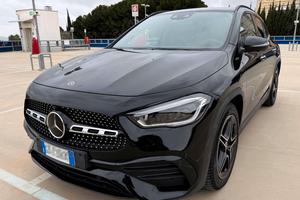 MERCEDES BENZ GLA 220D 4 MATIC