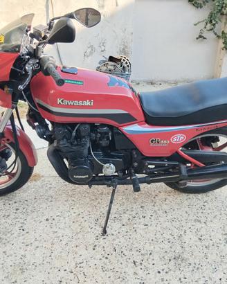 Kawasaki GPZ 550 - 1983