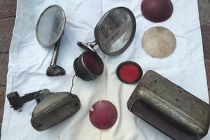 Specchietti e fanali antichi per macchine d'epoca 