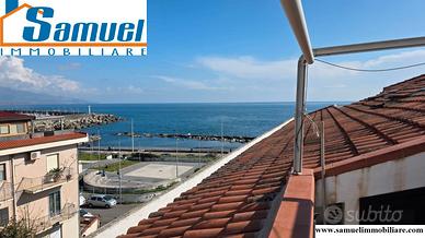 Riposto, mansarda vista mare (CT)