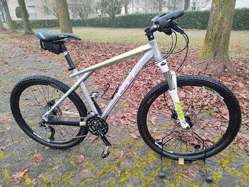 Mountain Bike GT Avalanche 2.0