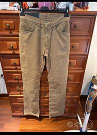 Pantaloni Lacoste